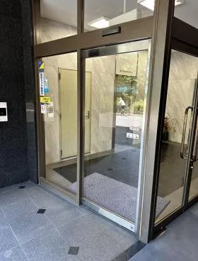山富丸の内の外観