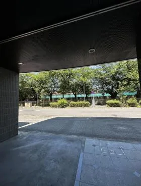 山富丸の内の外観