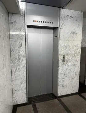 アクセス丸の内の外観
