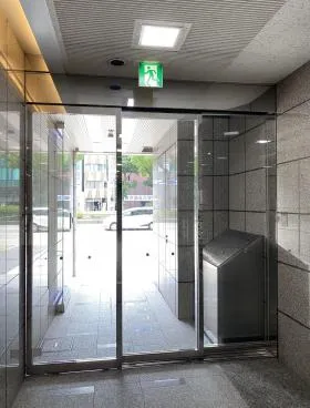 丸の内伏見通の外観