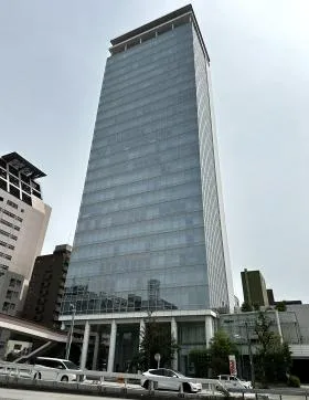 アルペン丸の内タワーの外観