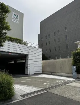 アルペン丸の内タワーの外観