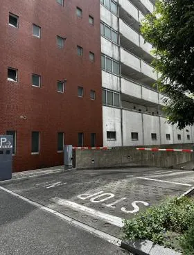 アルペン丸の内タワーの外観
