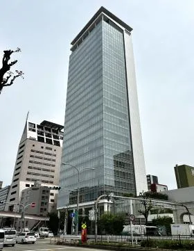 アルペン丸の内タワーの外観