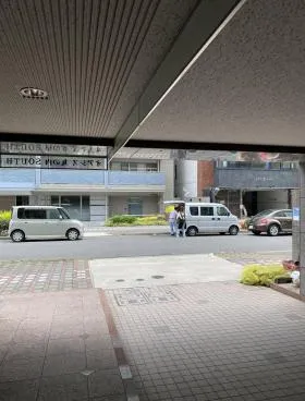 オアシス丸の内の外観