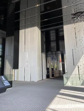 大阪梅田ツインタワーズ・サウスの外観