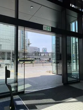 大阪梅田ツインタワーズ・サウスの外観