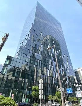 大阪富国生命の外観