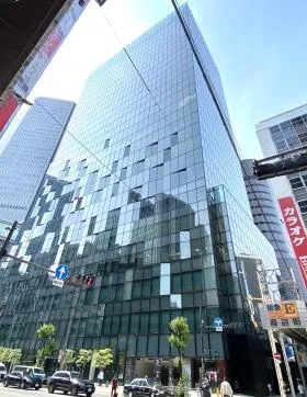大阪富国生命の外観