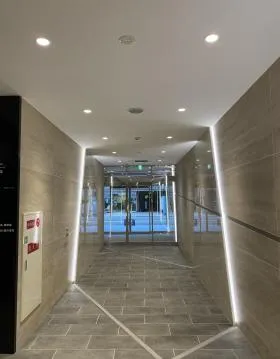 ステラ淀屋橋の外観