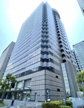 新大阪トラストタワーの外観