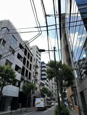 MIYAMA AVENIR TERRASSEビルの外観