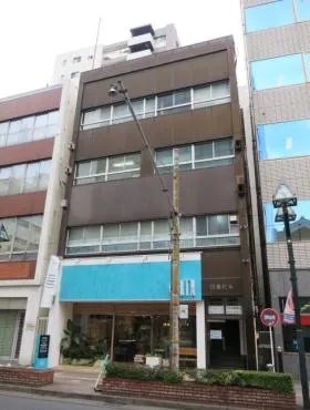 日産ビルの外観