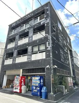 辻幸山之内ビルの外観