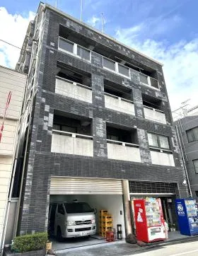 辻幸山之内ビルの外観