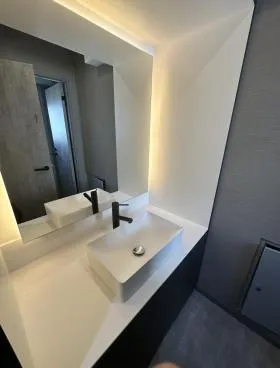 The corner 水道橋ビルの外観
