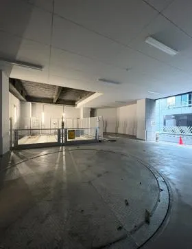 西新宿ビジネスキューブの外観