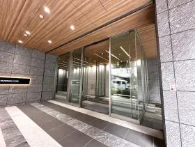 西新宿ビジネスキューブの外観
