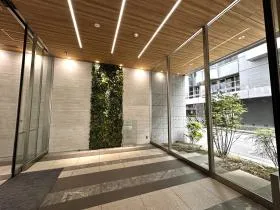 西新宿ビジネスキューブの外観