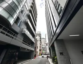 西新宿ビジネスキューブの外観