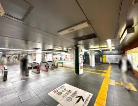 都営大江戸線「新宿西口駅」