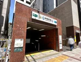 A2出入口から地上に出る