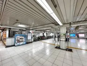 東京メトロ丸ノ内線「西新宿駅」