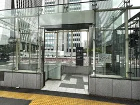 E8出入口（地上）