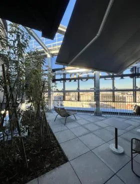 BIZCORE東神田ビルの外観