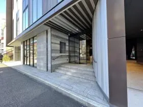 CRANE CORNERビルの外観