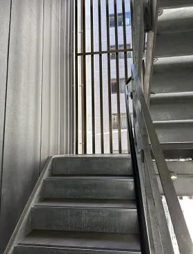 HOYO新虎ビルの外観