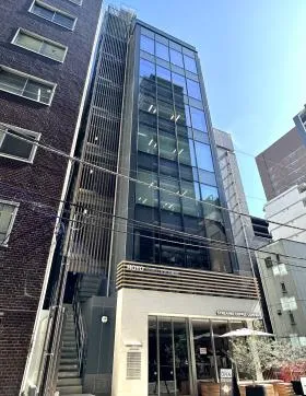 HOYO新虎ビルの外観