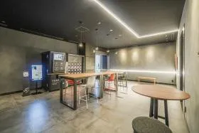 CIRCLES新橋の外観