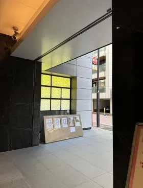 GINZAgCUBEビルの外観