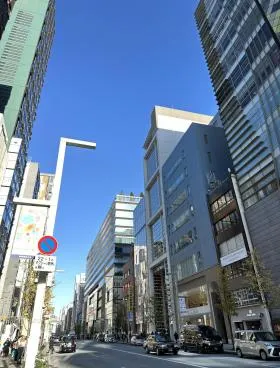 GINZAgCUBEビルの外観