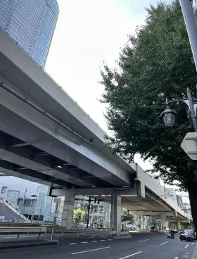 シークエル六本木ビルの外観