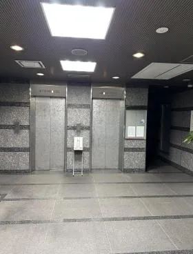 峰ビルの外観
