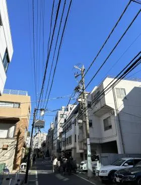互興ビルの外観