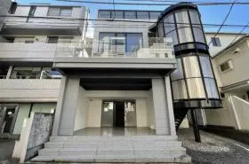 Ayana Pro Buildingの外観