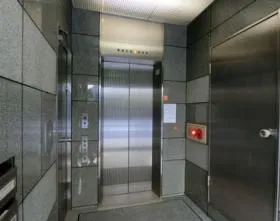 サンエムビルの外観