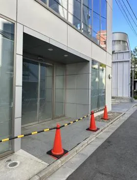 J6ビルの外観