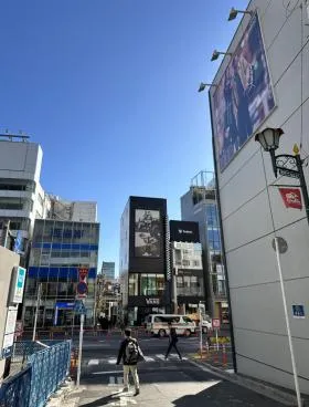 J6ビルの外観