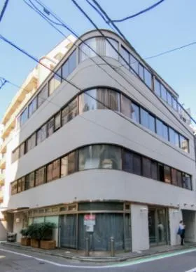 リーレ新宿ビルの外観