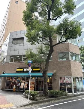 KCMビルの外観