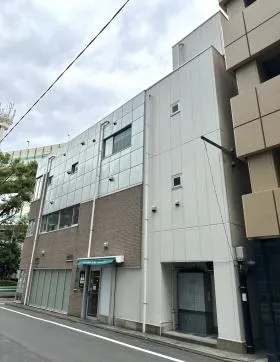 KCMビルの外観