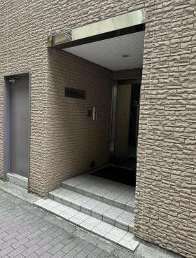 KCMビルの外観