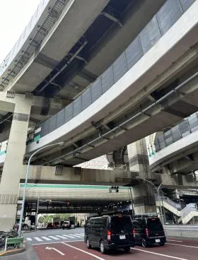 KCMビルの外観