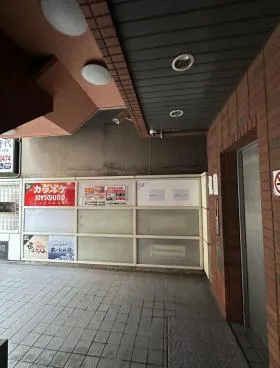 フォースワンビルの外観