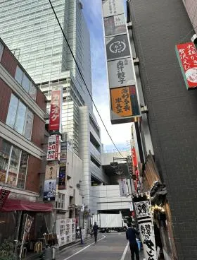 フォースワンビルの外観