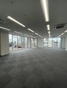 クロスシー新宿御苑前の外観